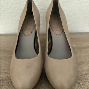 Elegant Beige Women's Shoes